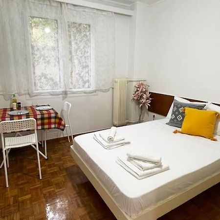 Cute And Quiet Apartment In The Center Of Атина Екстериор снимка