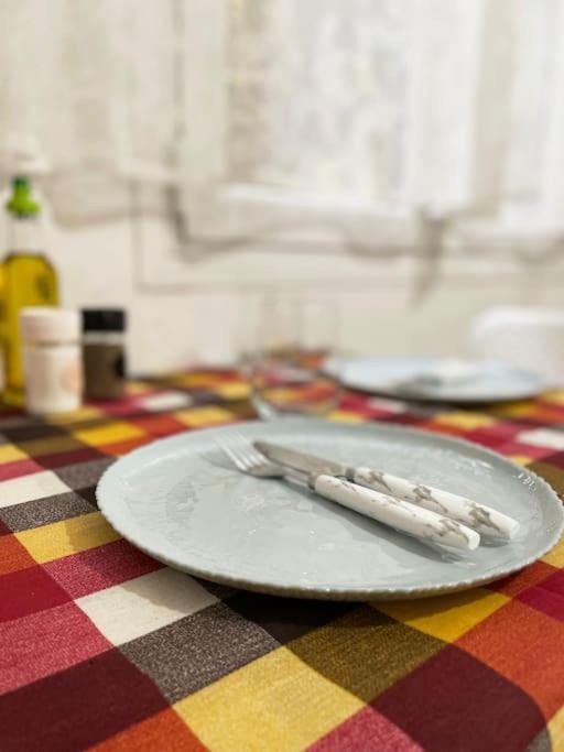 Cute And Quiet Apartment In The Center Of Атина Екстериор снимка